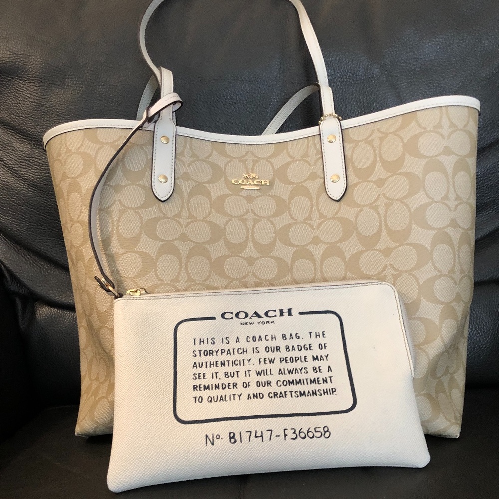 Coach Reversible Tote in Signature Canvas / White